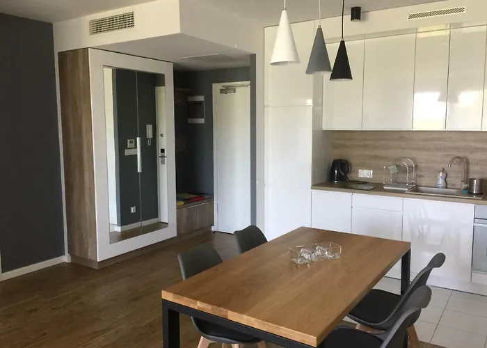 Baltic Z Basenem Zewnetrznym Ul Marynarska 4,